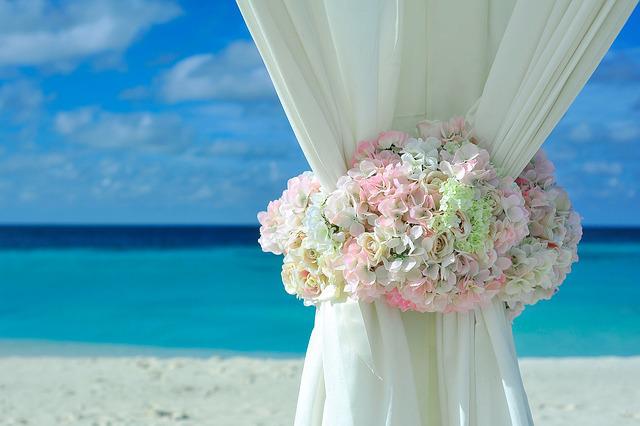 חתונה על חוף הים